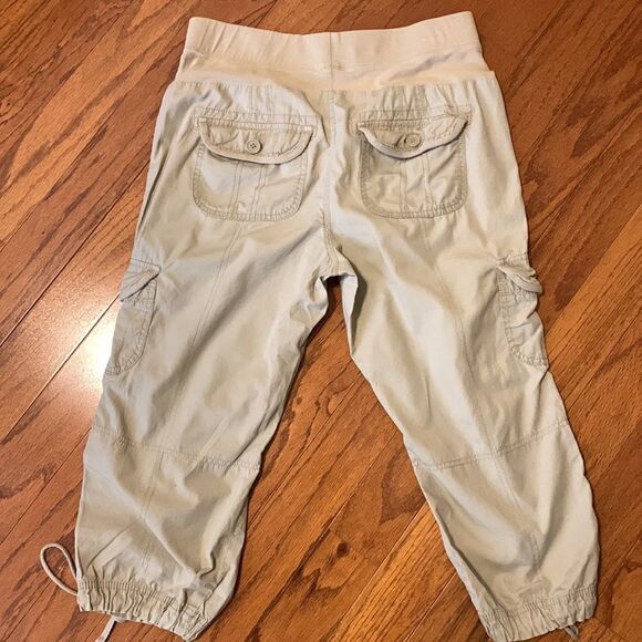 Motherhood maternity cargo capris size small - Picture 2 of 7